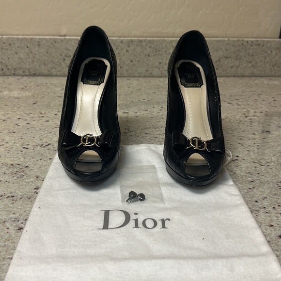 Christian Dior Cannage Pattern Leather Pumps Size 39 Pre-Loved - Picture 13 of 13